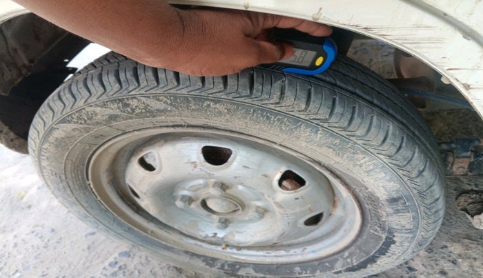 2013 Maruti Zen Estilo LXI, Petrol, Manual, 70,564 km, tyre