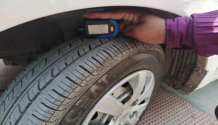 2012 Hyundai Eon ERA +, Petrol, Manual, 63,191 km, tyre