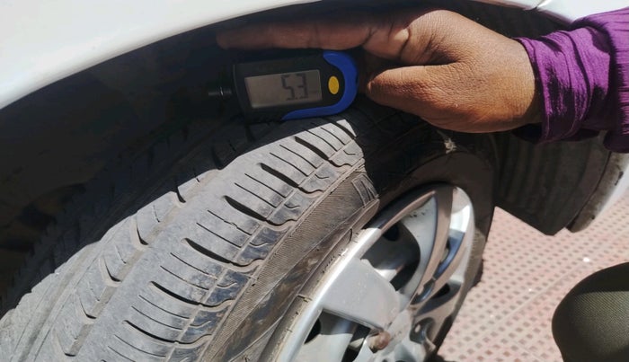 2012 Hyundai Eon ERA +, Petrol, Manual, 63,191 km, tyre