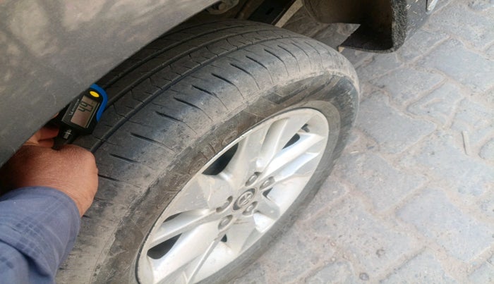 2019 Toyota Innova Crysta 2.4 GX 7 STR, Diesel, Manual, 92,343 km, tyre