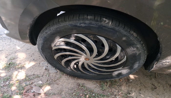 2019 Maruti Ertiga VXI SHVS, CNG, Manual, 1,07,050 km, tyre