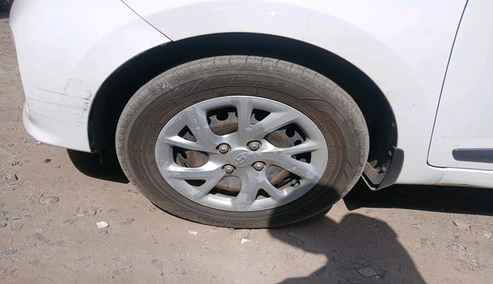 2017 Hyundai Grand i10 SPORTZ (O) 1.2 U2 CRDI, Diesel, Manual, 1,64,252 km, tyre