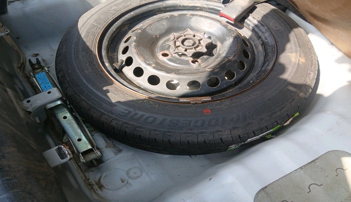 2017 Hyundai Grand i10 SPORTZ (O) 1.2 U2 CRDI, Diesel, Manual, 1,64,252 km, tyre