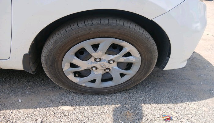 2017 Hyundai Grand i10 SPORTZ (O) 1.2 U2 CRDI, Diesel, Manual, 1,64,252 km, tyre