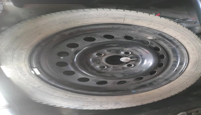 2011 Maruti Wagon R 1.0 VXI, Petrol, Manual, 30,205 km, tyre