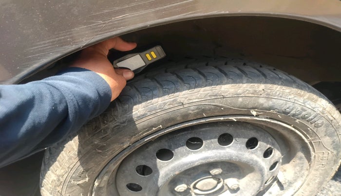 2011 Maruti Wagon R 1.0 VXI, Petrol, Manual, 30,205 km, tyre