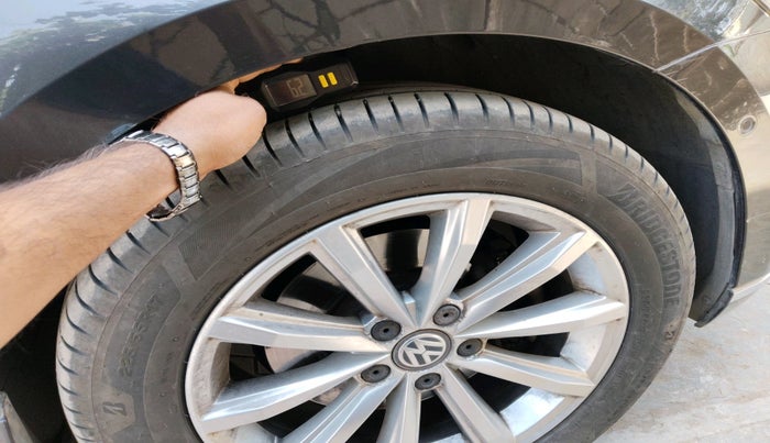 2018 Volkswagen Passat HIGHLINE DSG, Diesel, Automatic, 79,713 km, tyre