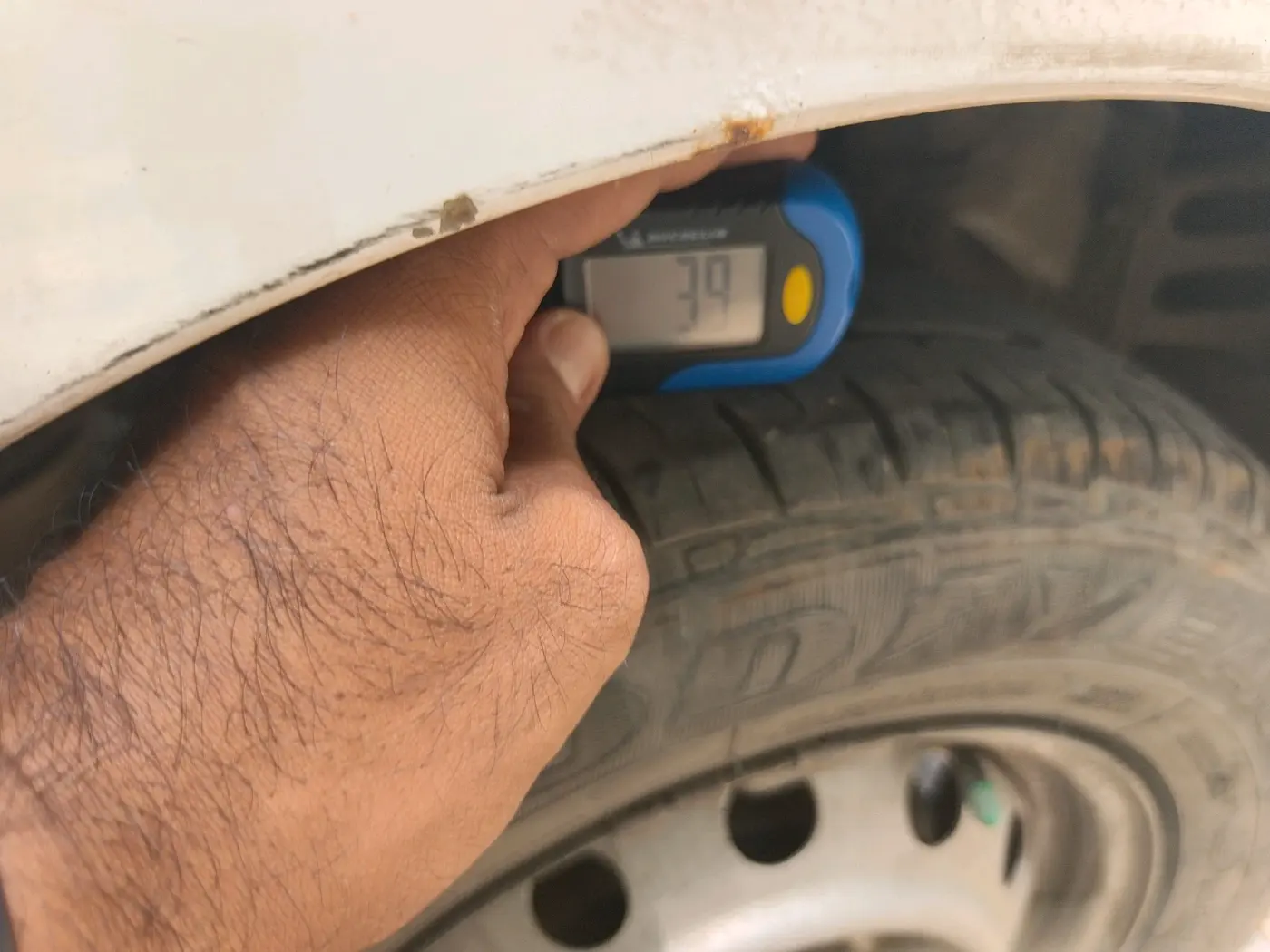 2012 Hyundai Eon ERA +, Petrol, Manual, 75,772 km, tyre