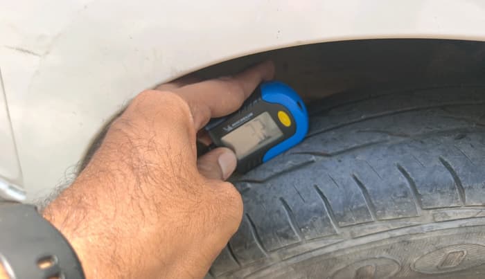 2012 Hyundai Eon ERA +, Petrol, Manual, 75,772 km, tyre