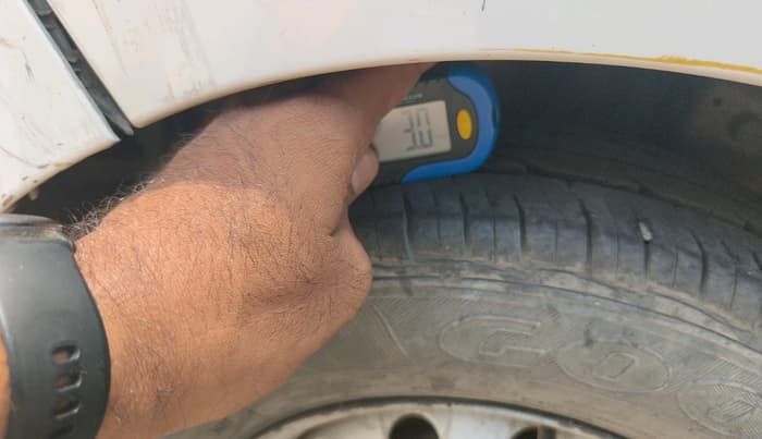 2012 Hyundai Eon ERA +, Petrol, Manual, 75,772 km, tyre