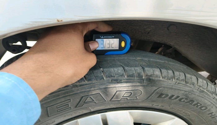 2019 Maruti Alto LXI CNG, CNG, Manual, 1,09,357 km, tyre