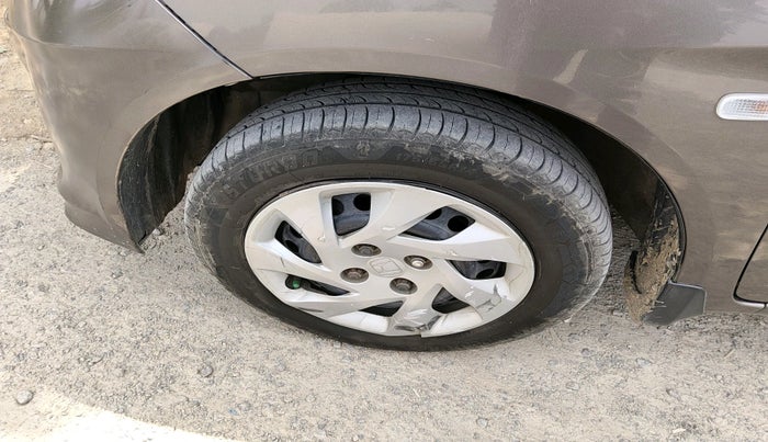 2013 Honda Amaze 1.5L I-DTEC S, Diesel, Manual, 1,25,506 km, tyre