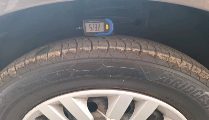 2017 Maruti Dzire VDI, Diesel, Manual, 1,48,610 km, tyre