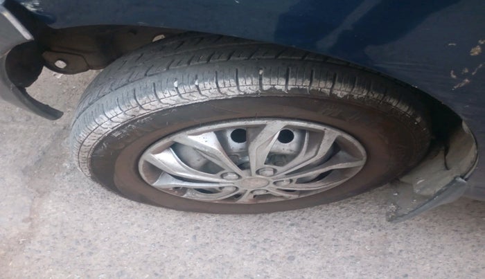 2011 Maruti Alto LXI CNG, Petrol, Manual, 77,787 km, tyre