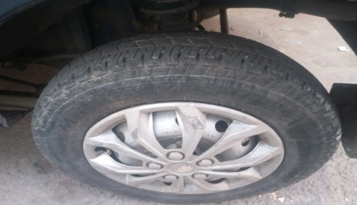 2011 Maruti Alto LXI CNG, Petrol, Manual, 77,787 km, tyre