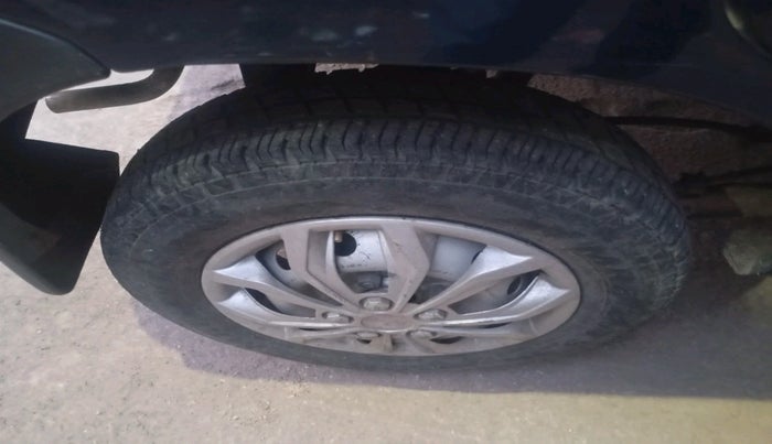 2011 Maruti Alto LXI CNG, Petrol, Manual, 77,787 km, tyre