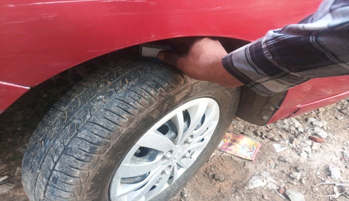 2013 Hyundai i10 MAGNA 1.1, CNG, Manual, 1,11,197 km, tyre