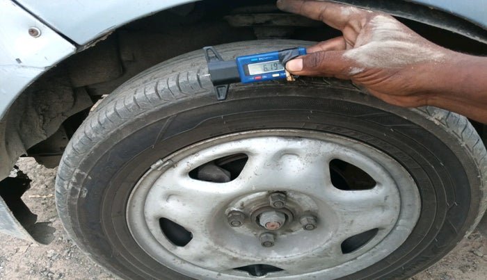 2011 Chevrolet Beat LT PETROL, Petrol, Manual, 1,111 km, tyre