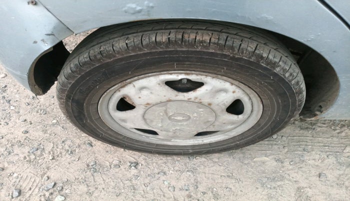 2011 Chevrolet Beat LT PETROL, Petrol, Manual, 1,111 km, tyre