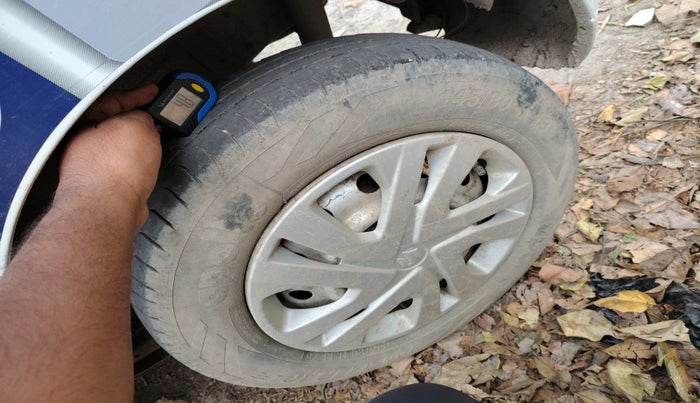 2017 Maruti Wagon R 1.0 LXI CNG, CNG, Manual, 1,11,338 km, tyre