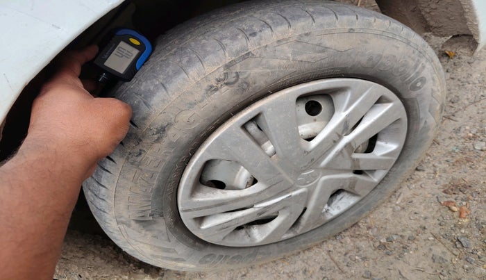 2017 Maruti Wagon R 1.0 LXI CNG, CNG, Manual, 1,11,338 km, tyre