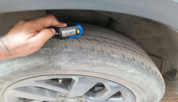 2023 Tata Safari XTA PLUS DARK EDITION, Diesel, Automatic, 37,880 km, tyre