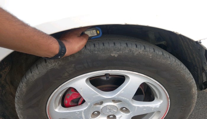 2008 Hyundai Sonata Embera 2.0 CRDI, Diesel, Manual, 1,71,136 km, tyre