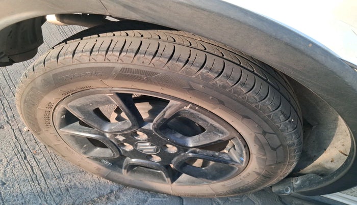 2019 Maruti IGNIS ZETA 1.2, Petrol, Manual, 95,245 km, tyre