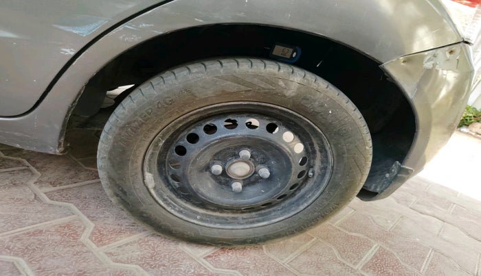 2013 Honda Brio S MT, Petrol, Manual, 1,07,976 km, tyre