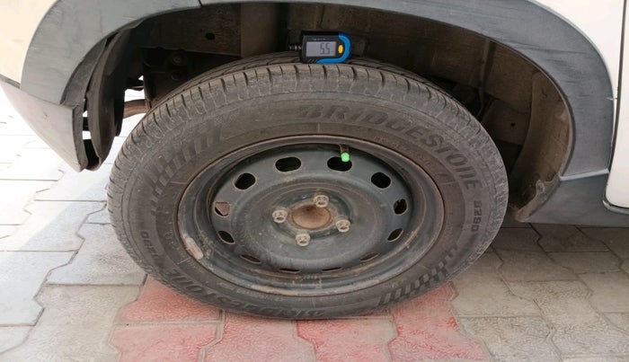 2016 Mahindra Kuv100 K4 6 STR, Petrol, Manual, 43,256 km, tyre