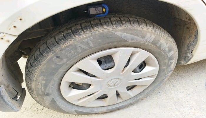 2012 Maruti Swift Dzire VXI, Petrol, Manual, 2,00,728 km, tyre