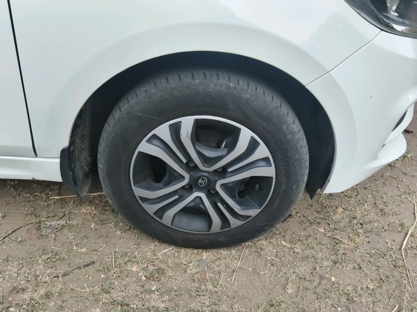 2024 Tata TIGOR XZA Plus iCNG , CNG, Automatic, 30,552 km, tyre