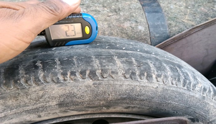 2014 Datsun Go T, CNG, Manual, 59,037 km, tyre