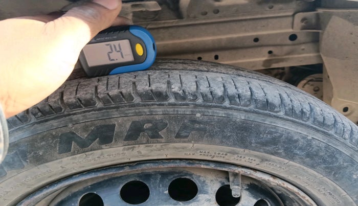 2014 Datsun Go T, CNG, Manual, 59,037 km, tyre