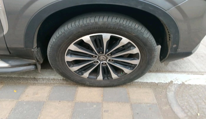 2020 MG GLOSTER SHARP 7 STR 2.0 TWIN TURBO 4WD, Diesel, Automatic, 1,36,640 km, tyre