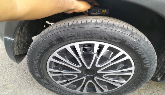 2016 Maruti Swift VXI, Petrol, Manual, 1,06,221 km, tyre