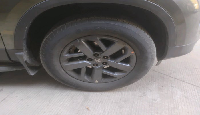 2021 Tata Harrier XZA PLUS CAMO EDITION, Diesel, Automatic, 43,496 km, tyre