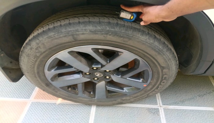 2022 Tata Safari XZA PLUS GOLD, Diesel, Automatic, 42,686 km, tyre