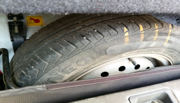 2020 Maruti New Wagon-R LXI CNG 1.0, CNG, Manual, 81,180 km, tyre