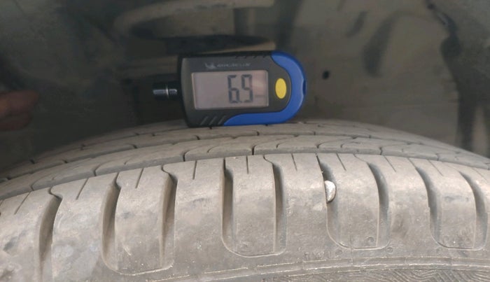 2012 Toyota Etios G, Petrol, Manual, 82,939 km, tyre