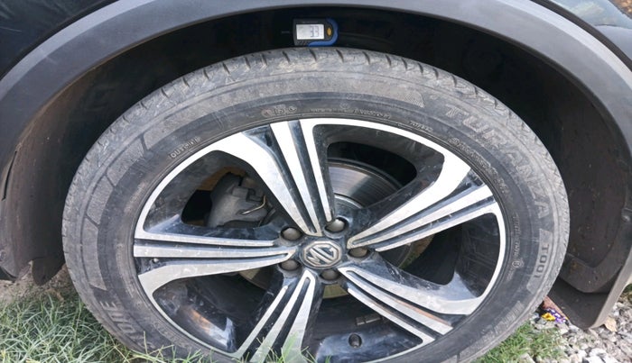 2021 MG ASTOR SHARP 1.5 MT, Petrol, Manual, 88,052 km, tyre