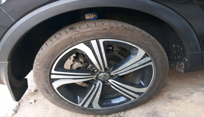 2021 MG ASTOR SHARP 1.5 MT, Petrol, Manual, 88,052 km, tyre