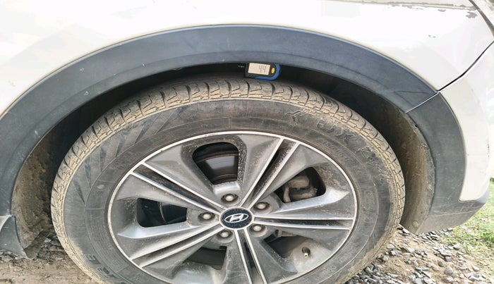 2017 Hyundai Creta SX 1.6 DIESEL, Diesel, Manual, 1,74,509 km, tyre
