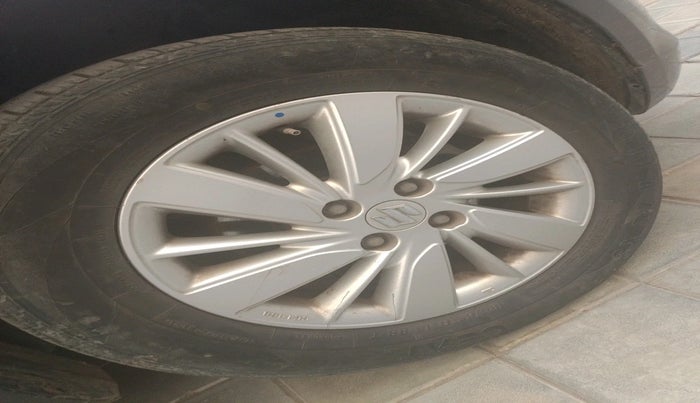 2016 Maruti Swift Dzire ZDI, Diesel, Manual, 1,00,885 km, tyre