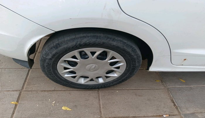 2015 Ford Figo Aspire AMBIENTE 1.5 DIESEL, Diesel, Manual, 1,42,596 km, tyre