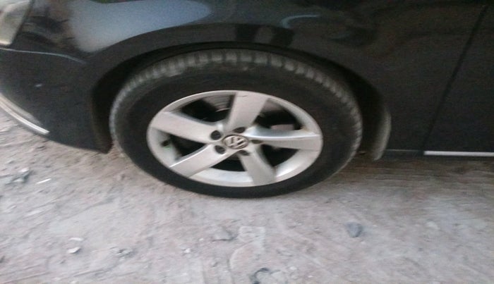 2011 Volkswagen Passat HIGHLINE DSG, Diesel, Automatic, 97,746 km, tyre