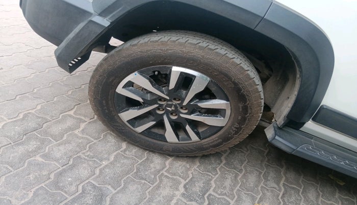 2025 Mahindra Thar Roxx  AX7 L Diesel MT 2WD, Diesel, Manual, 9,663 km, tyre