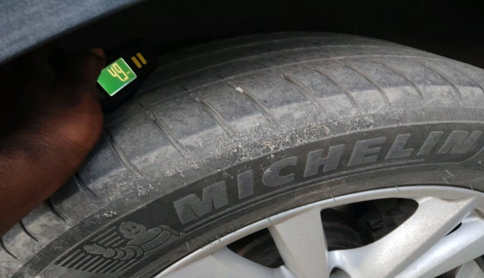 2014 BMW X5 XDRIVE 30 D, Diesel, Automatic, 1,01,349 km, tyre