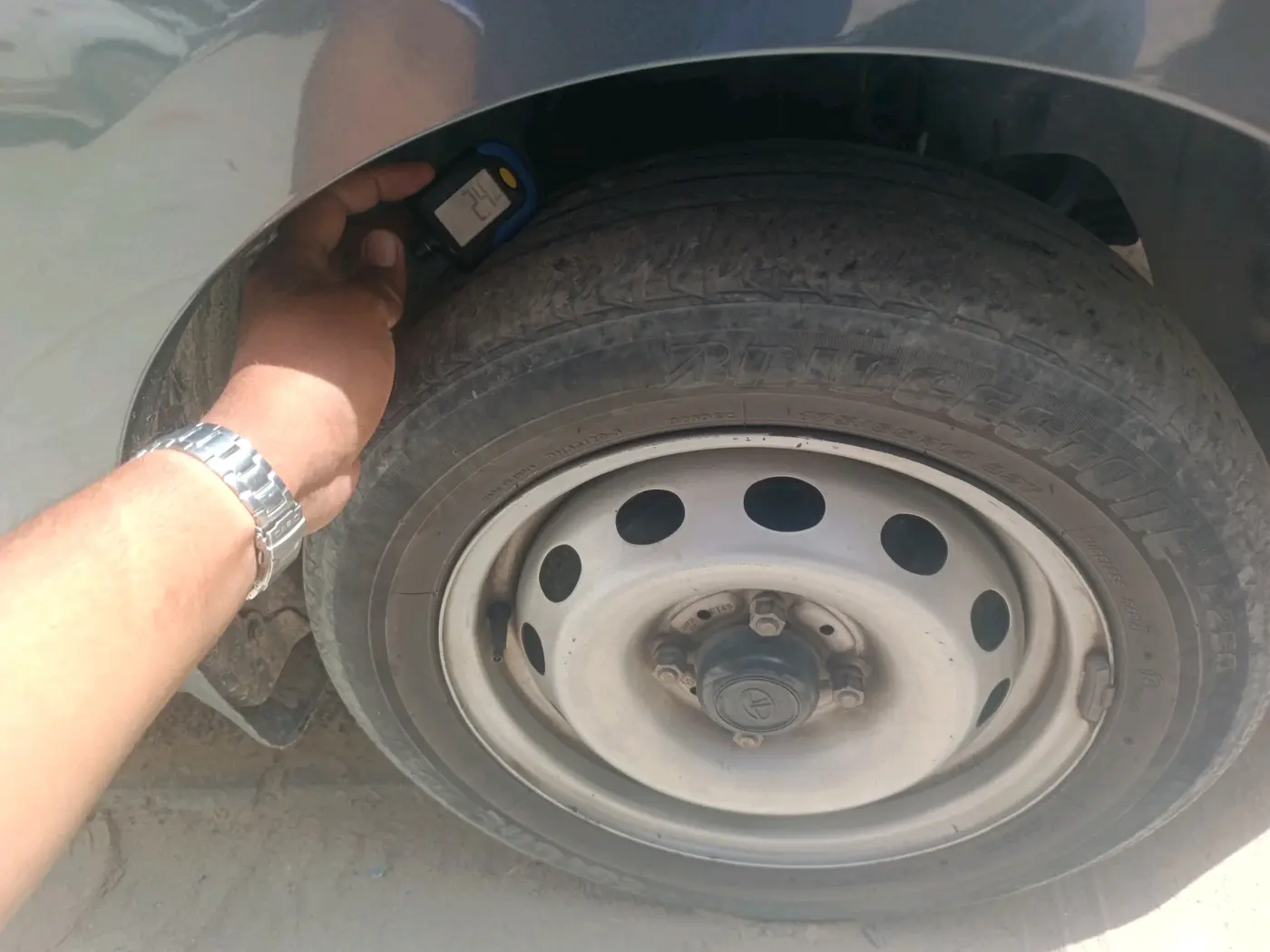 2023 Tata Tiago XM CNG, CNG, Manual, 52,772 km, tyre