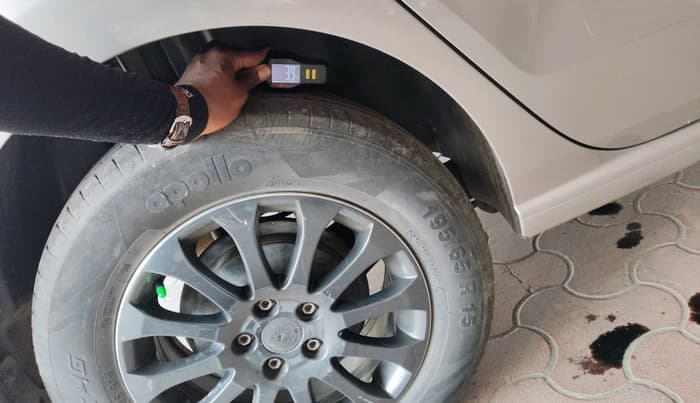 2016 Skoda Rapid 1.5 TDI CR STYLE PLUS BLACK PACKAGE AT, Diesel, Automatic, 1,28,480 km, tyre